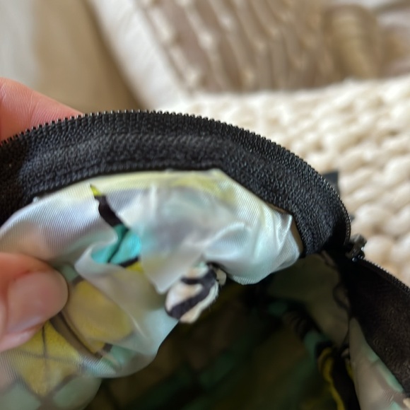 Vera Bradley Island Blooms Make Up Bag - Picture 4 of 4